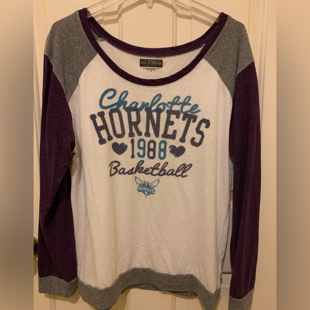 Charlotte Hornets Women’s Fashionable Long Sleeve Wide Neck Sweatshirt Size XL